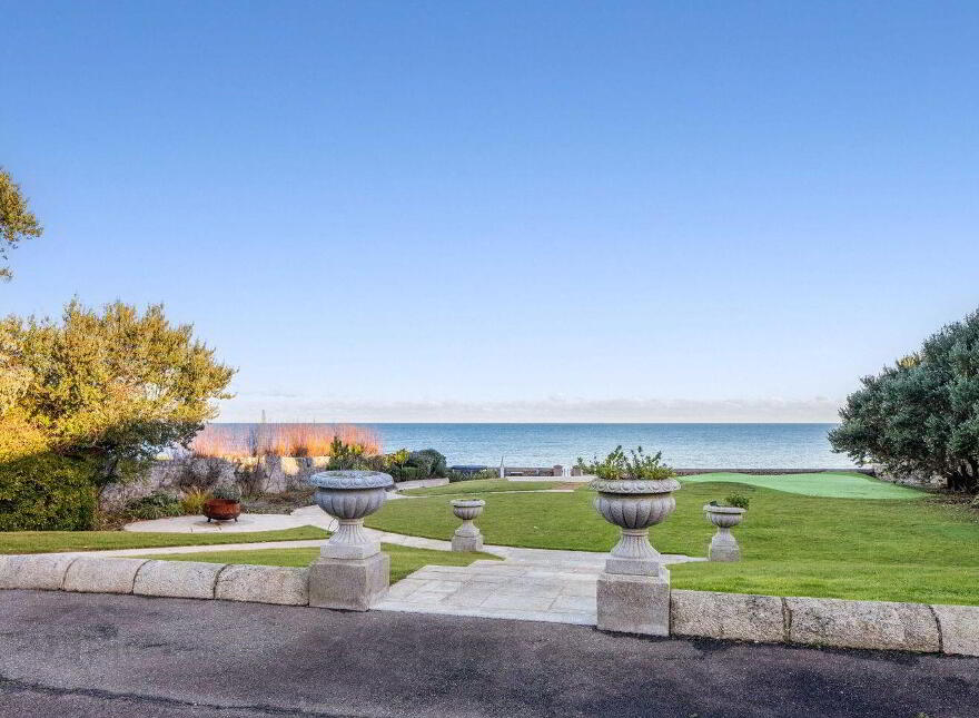 Saint Kilda, Sandycove Avenue East, Sandycove, A96D720