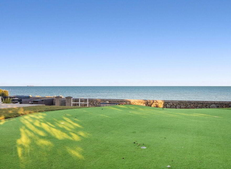 Saint Kilda, Sandycove Avenue East, Sandycove, A96D720