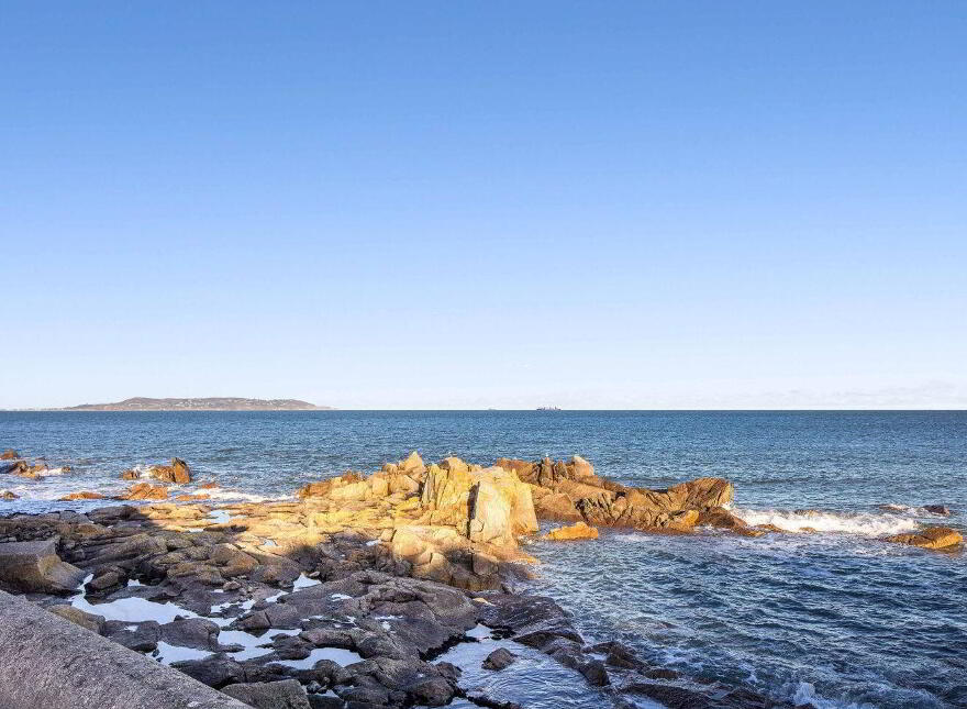 Saint Kilda, Sandycove Avenue East, Sandycove, A96D720