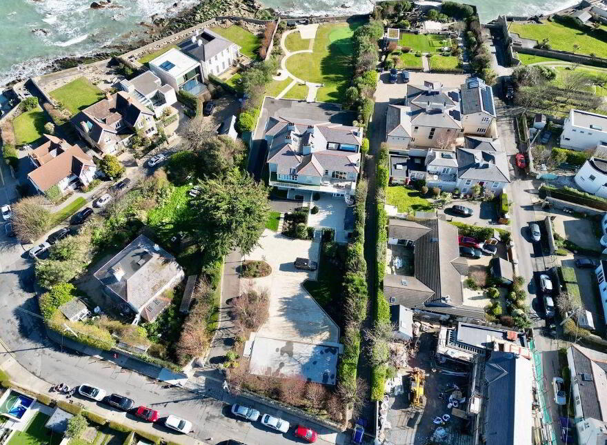 Saint Kilda, Sandycove Avenue East, Sandycove, A96D720