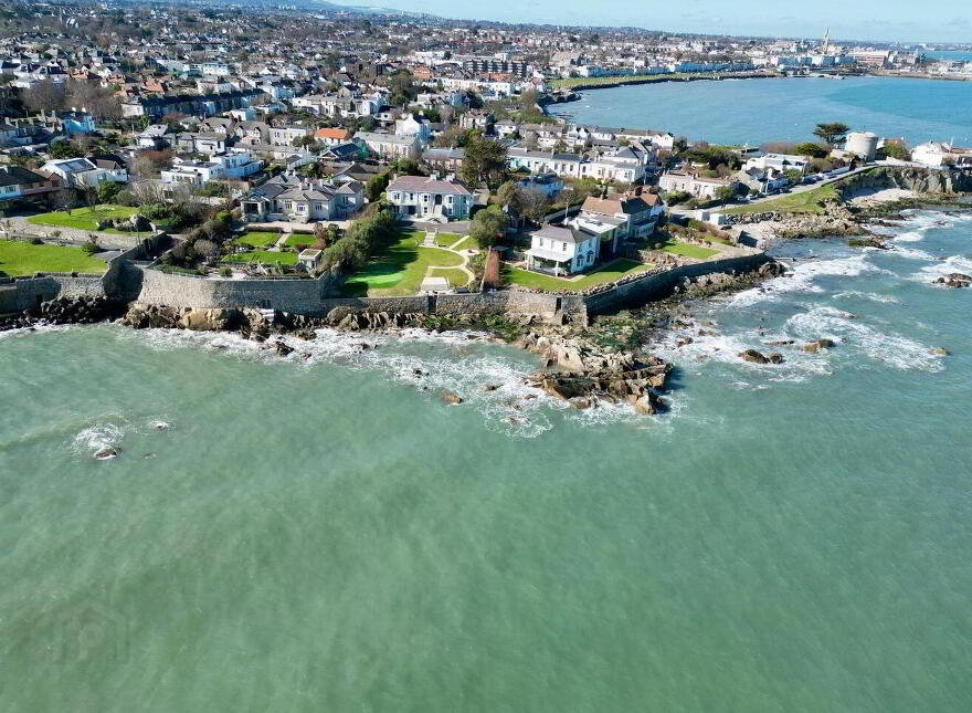 Saint Kilda, Sandycove Avenue East, Sandycove, A96D720