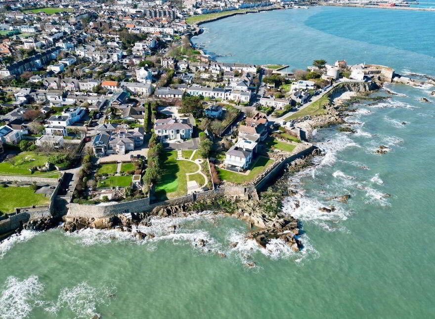 Saint Kilda, Sandycove Avenue East, Sandycove, A96D720