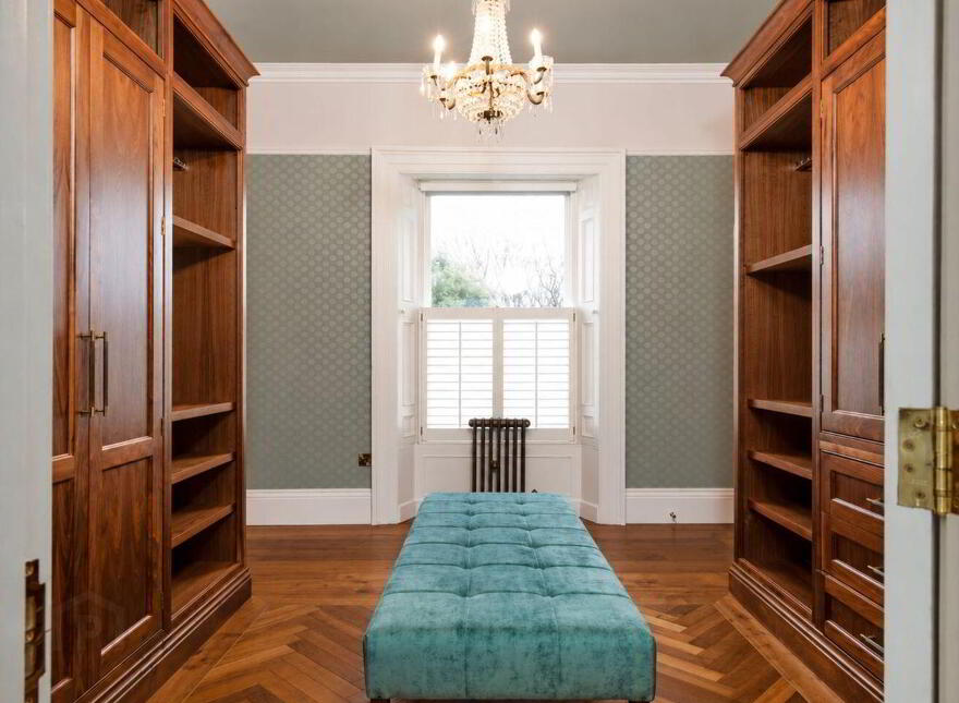 Saint Kilda, Sandycove Avenue East, Sandycove, A96D720