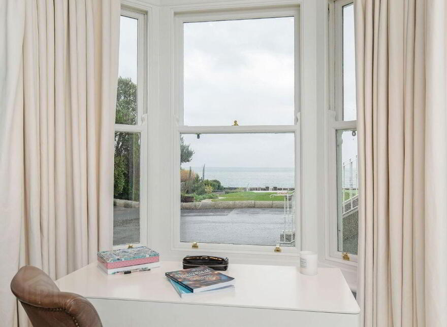 Saint Kilda, Sandycove Avenue East, Sandycove, A96D720