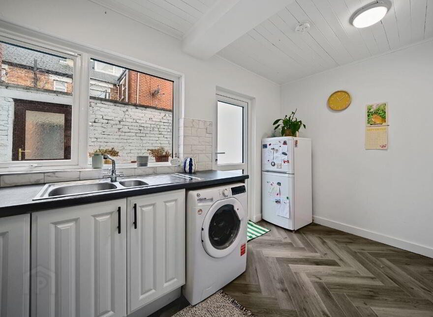 142 Greenville Road, Belfast, BT5 5JY