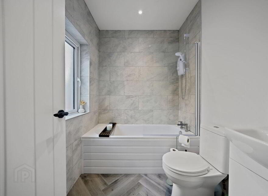 142 Greenville Road, Belfast, BT5 5JY