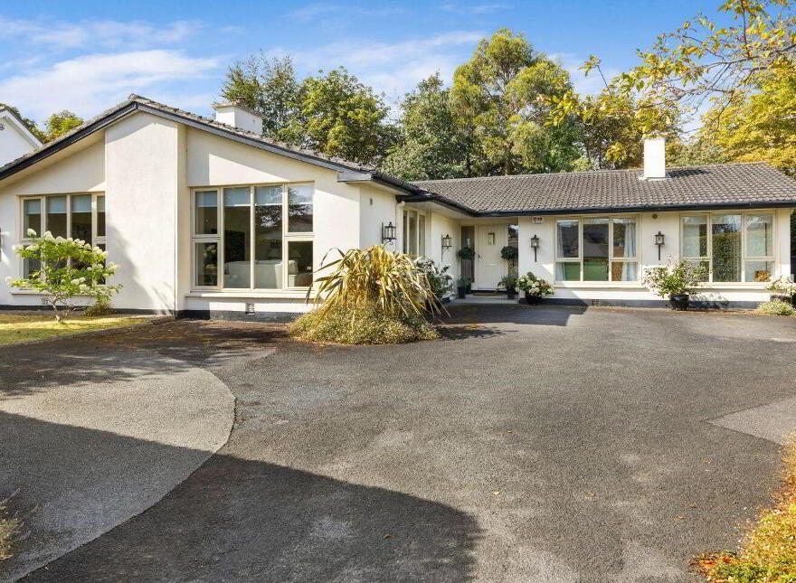 5 The Thicket, Hainault Road, Foxrock, Foxrock, D18V9R0