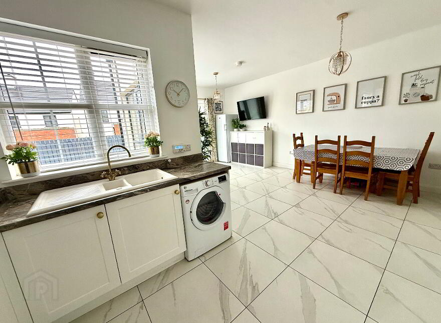 3 Stoney Manor, Waterside, L'Derry, BT47 2UF