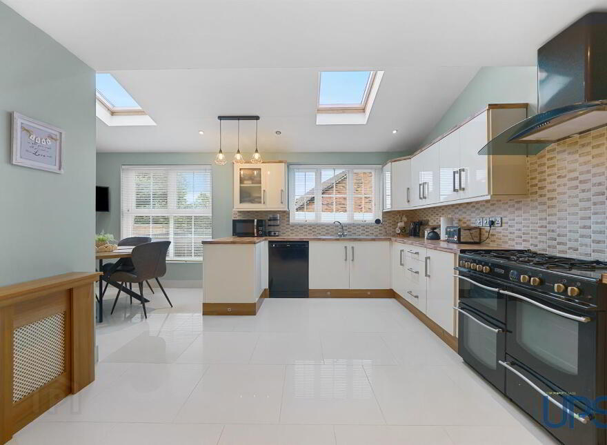 85 Lagmore Glen, Stewartstown Road, Dunmurry, Belfast, BT17 0WJ