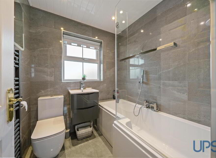 85 Lagmore Glen, Stewartstown Road, Dunmurry, Belfast, BT17 0WJ