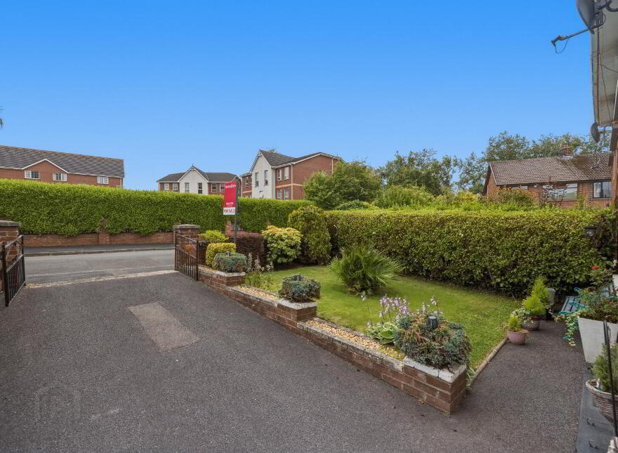 33 Stanfield Drive, Newtownards, BT23 8NG