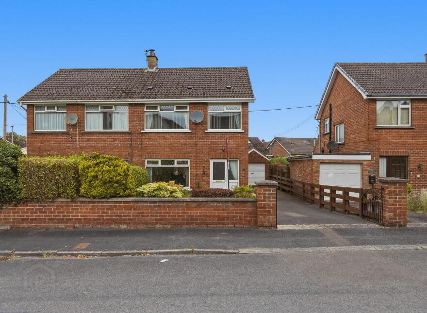33 Stanfield Drive, Newtownards, BT23 8NG