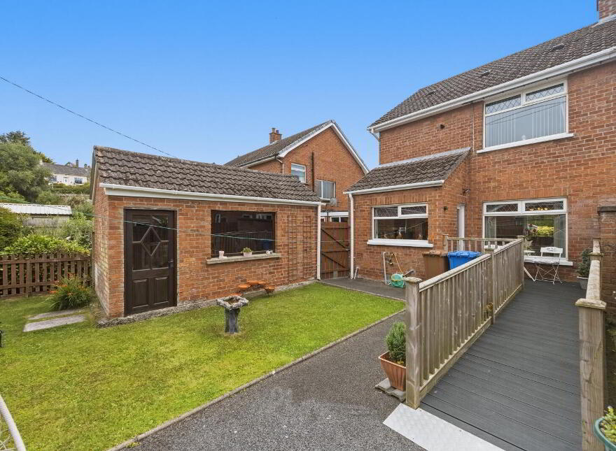 33 Stanfield Drive, Newtownards, BT23 8NG