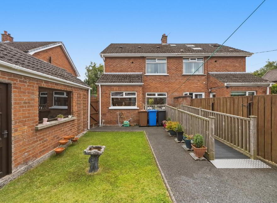 33 Stanfield Drive, Newtownards, BT23 8NG