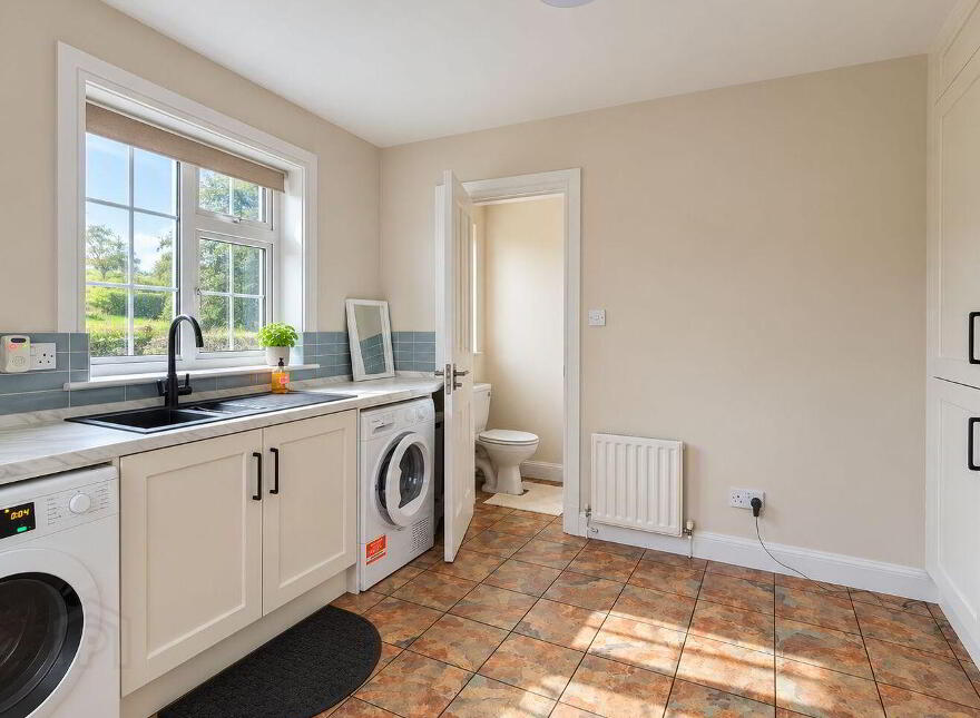 Sandyhill, Westport, F28AY83