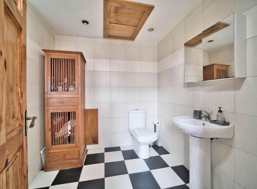 Residence On Approx, 64 Acres, Ticknevin, Carbury, W91CD83
