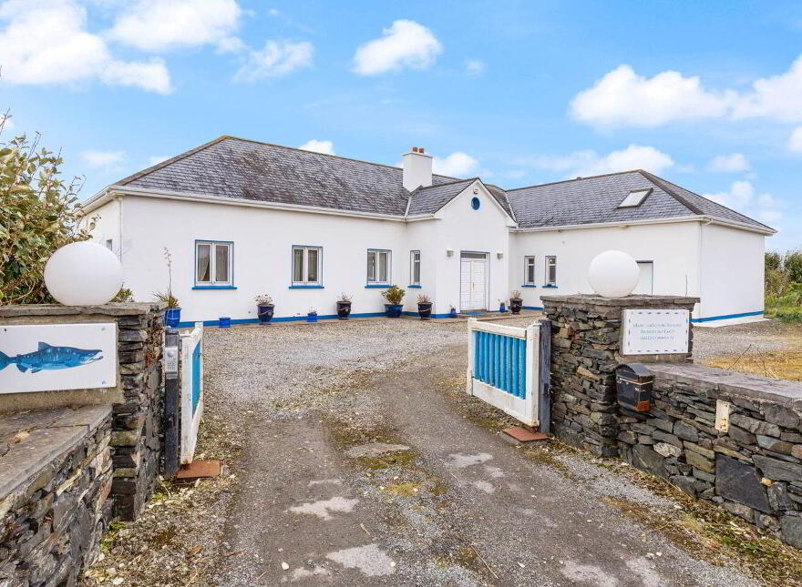 Blue Salmon House, Derrigimlagh, Ballyconneely, Clifden, H71XK11