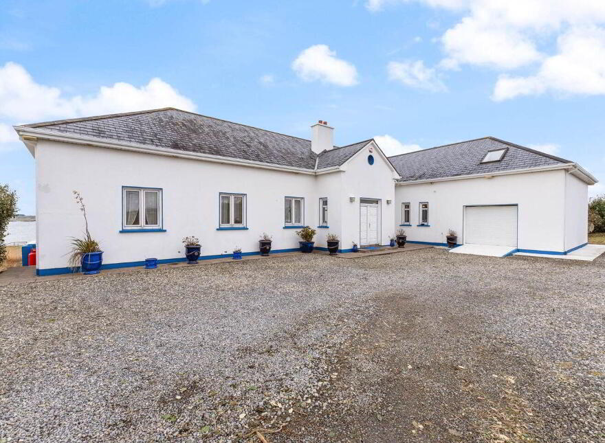 Blue Salmon House, Derrigimlagh, Ballyconneely, Clifden, H71XK11