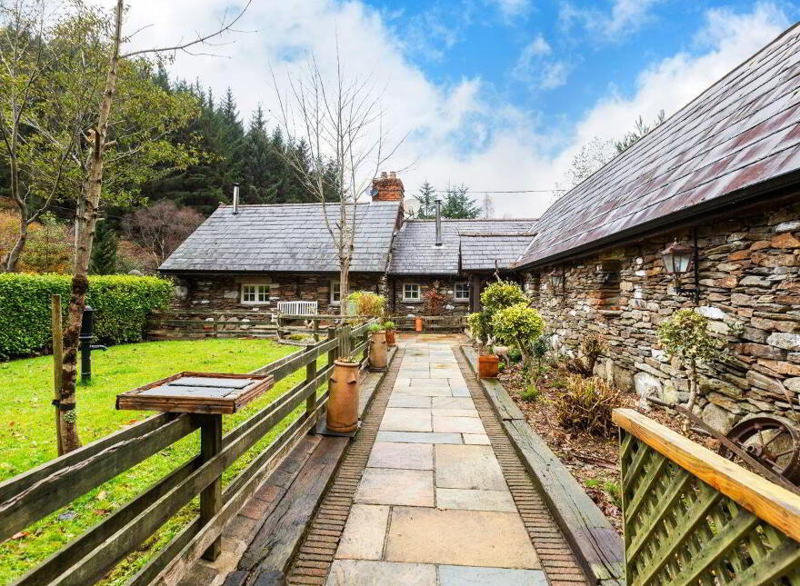 Clarisses Cottage, Glenmacnass, Glendalough, A98PW25 photo