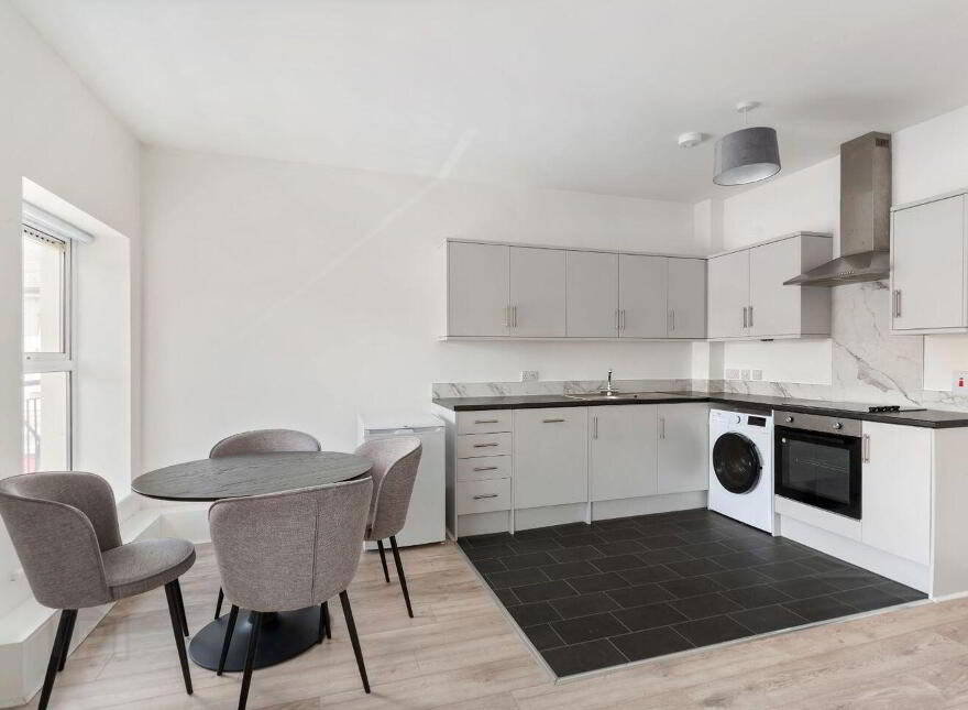 Flat 2, Supervalu Centre, Wicklow Town, A67Y036