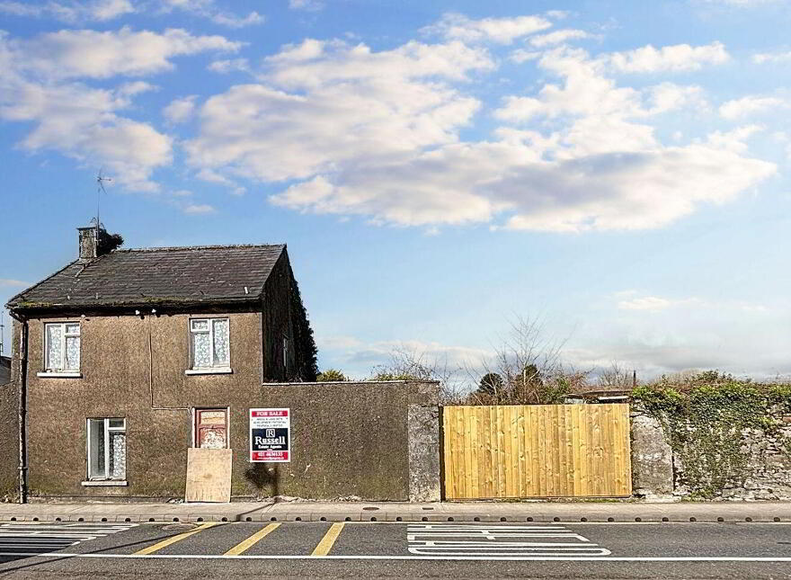 Castlemartyr, Castlemartyr, P25KD83 photo