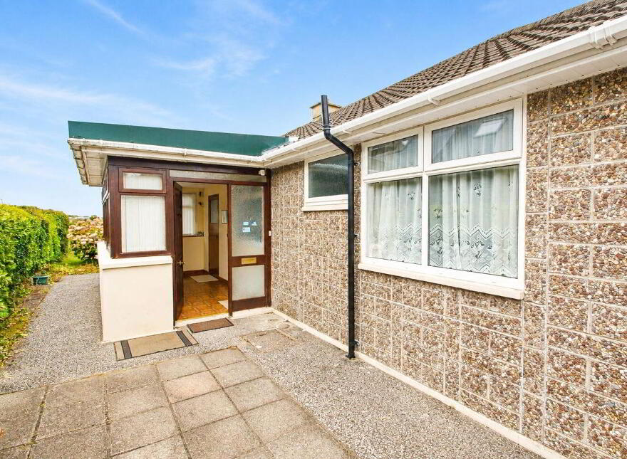 Ardmore, Lower Aghada, Midleton, P25Y751