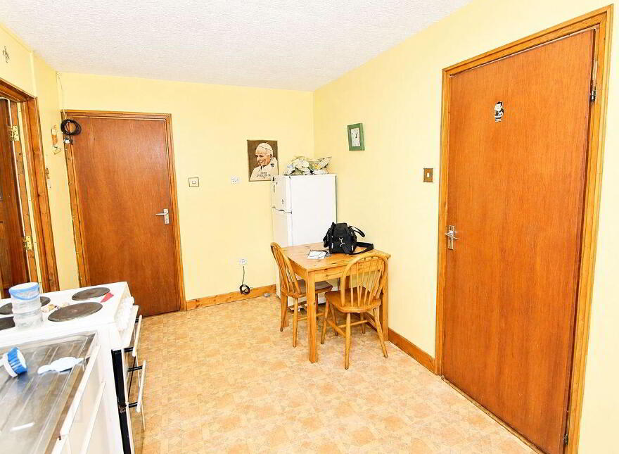 Ardmore, Lower Aghada, Midleton, P25Y751