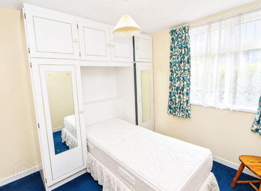 Ardmore, Lower Aghada, Midleton, P25Y751