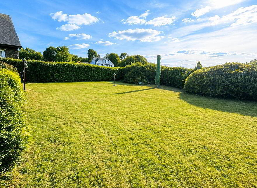 Ardmore, Lower Aghada, Midleton, P25Y751