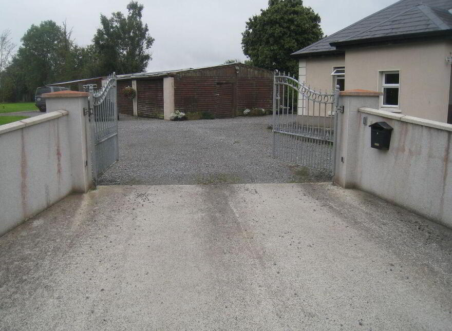 Curry, Edgeworthstown, N39PE81