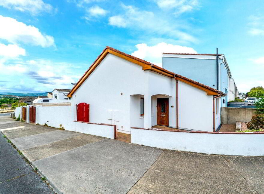 32a Ralahine, Ballybrack, A96T4A7 photo