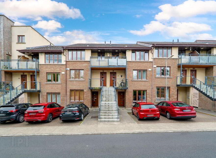 28 Belarmine Vale, Stepaside, Stepaside, D18Y272 photo
