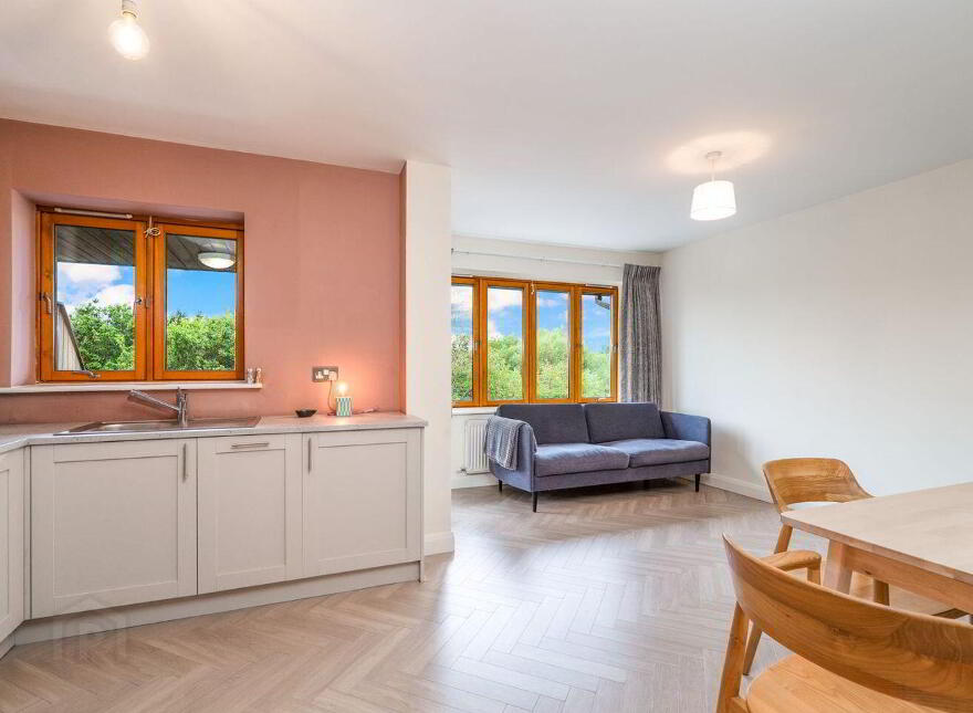28 Belarmine Vale, Stepaside, Stepaside, D18Y272
