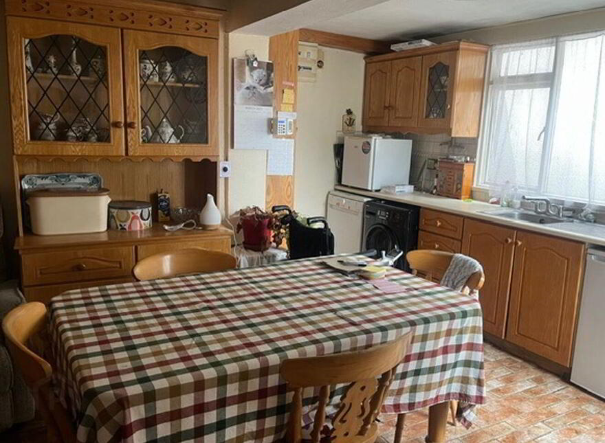 Main Street, Banagher, R42FK02