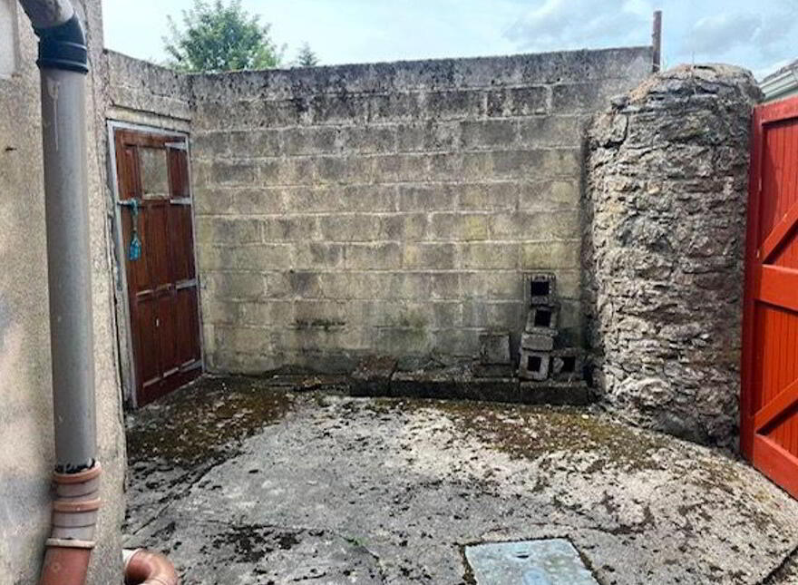 Upper Main Street, Banagher, R42DP44
