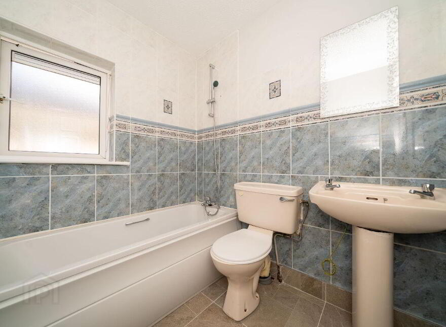 8 The Brambles, Classes Lake, Ballincollig, P31PC43