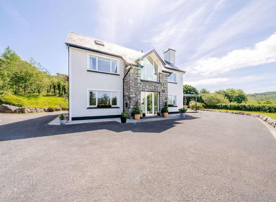 Currinara, Foxford, F26X59E