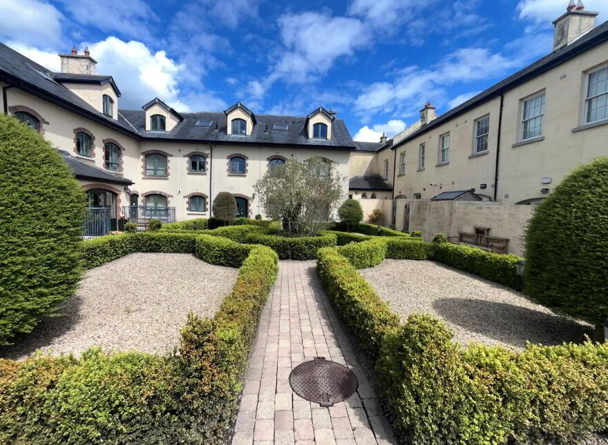 1 Coach House Yard, Johnstown, W91H738