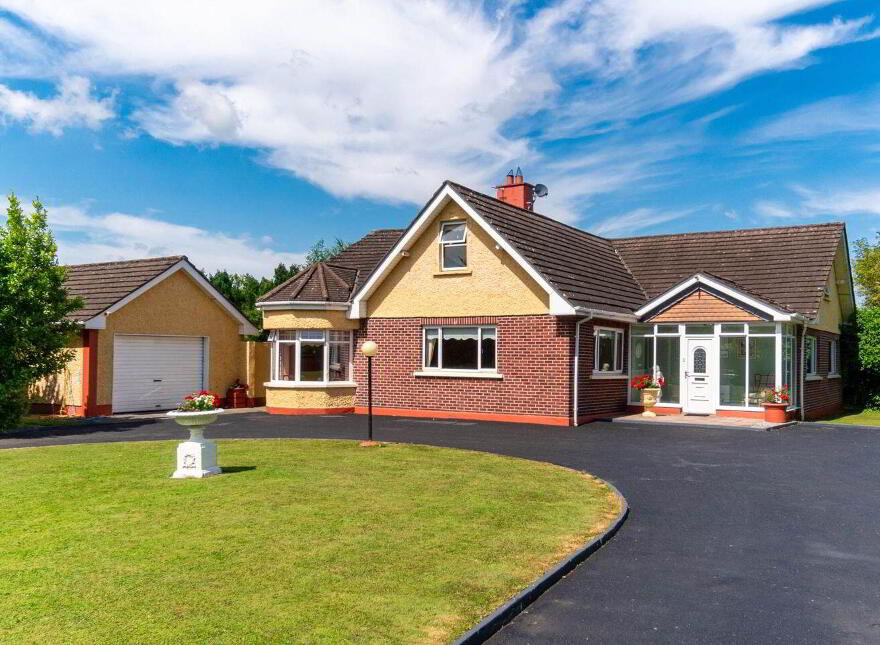 The Willows, Daars, Sallins, W91F5Y4 photo