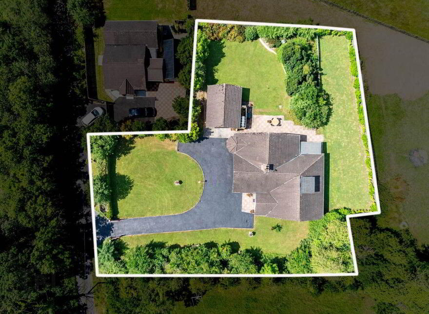 The Willows, Daars, Sallins, W91F5Y4