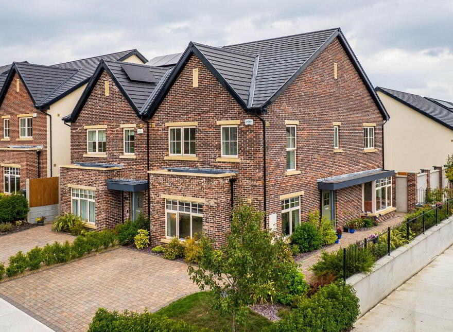 12 The Lane, Coach Road Meadows, Clane, W91XN5H photo