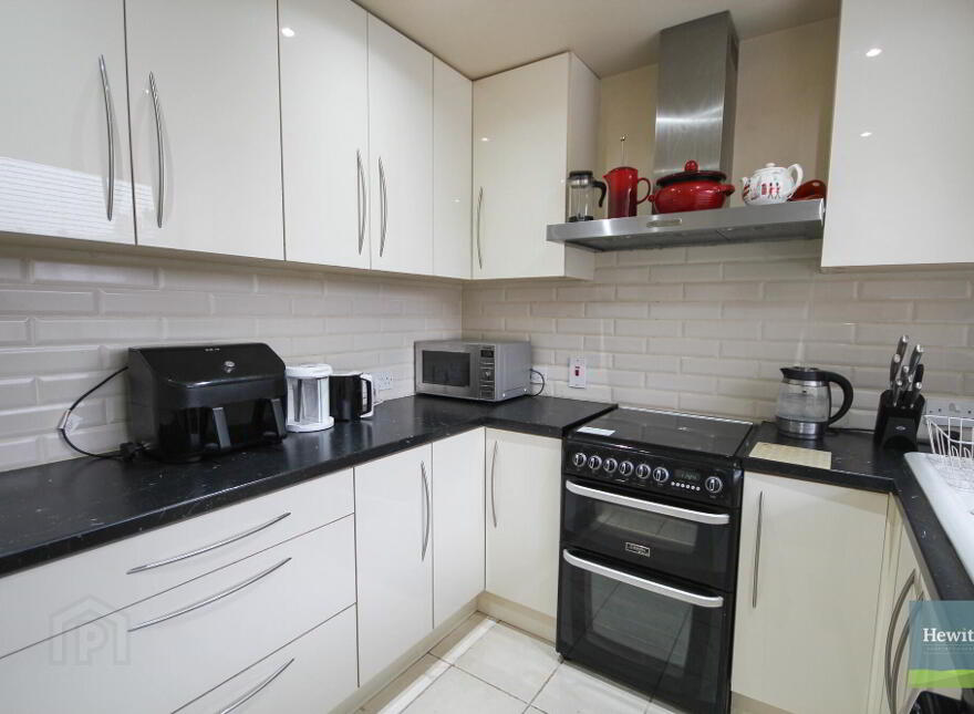 8 Frenchpark Street, Belfast, BT12 6NX