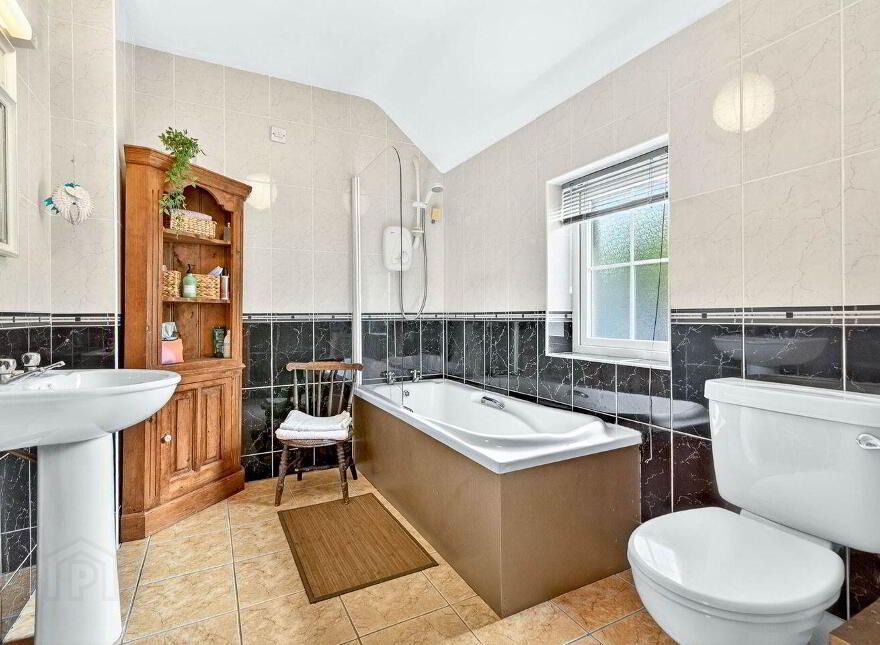 7 Millbank Glen, Dromahair, F91V6V3