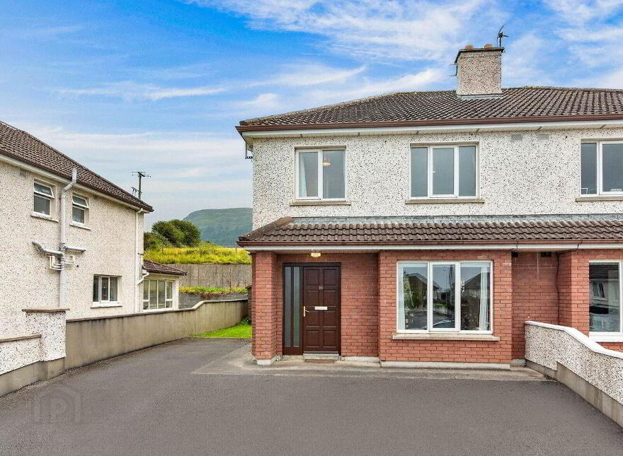 18 The Plains, Strandhill, F91A0V6
