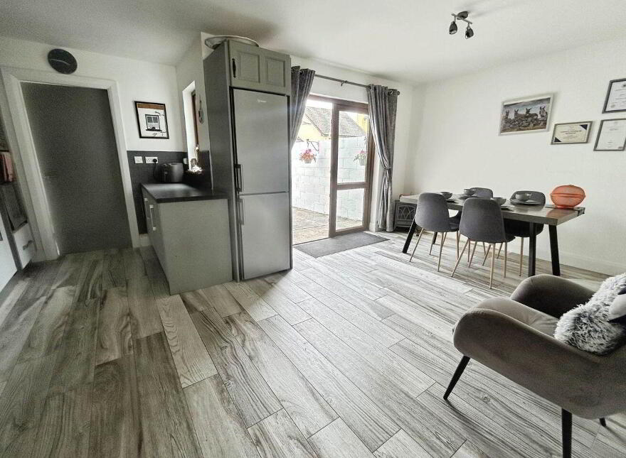 8 Inchicronan, Crusheen, V95N406