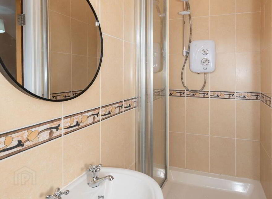 2 The Villas, Glenbrook, T12F97E
