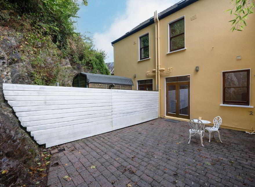 2 The Villas, Glenbrook, T12F97E