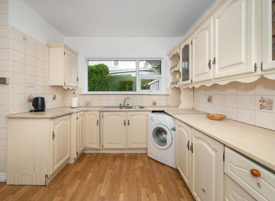 4 Summerstown Avenue, Glasheen, T12E7K3