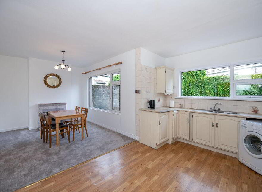 4 Summerstown Avenue, Glasheen, T12E7K3