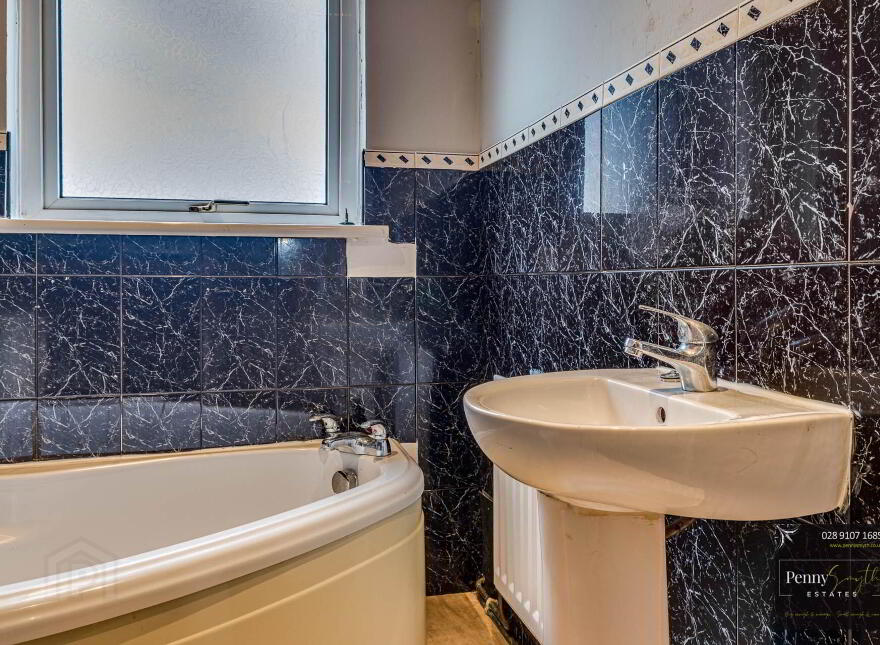 24f Ardgheean Gardens, Bangor, BT19 1SW